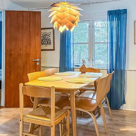 3 Bedroom Amazing In Prázdninový dům *